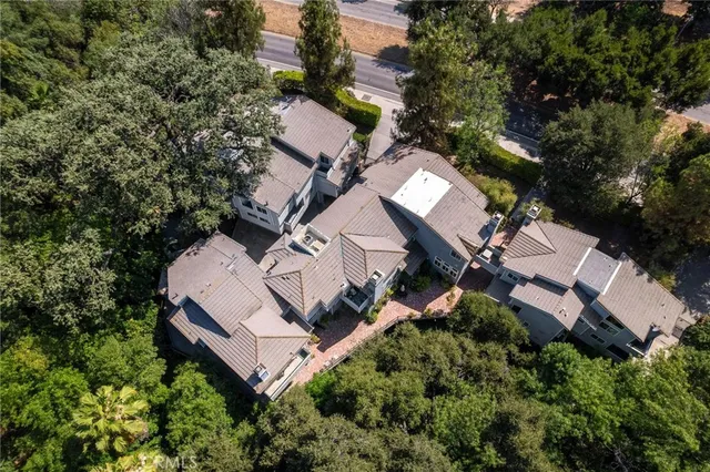 $848,000 | 23163 Mulholland Drive, Woodland Hills, CA 91364