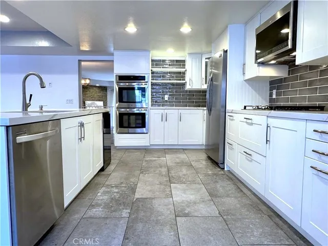 $848,000 | 23163 Mulholland Drive, Woodland Hills, CA 91364