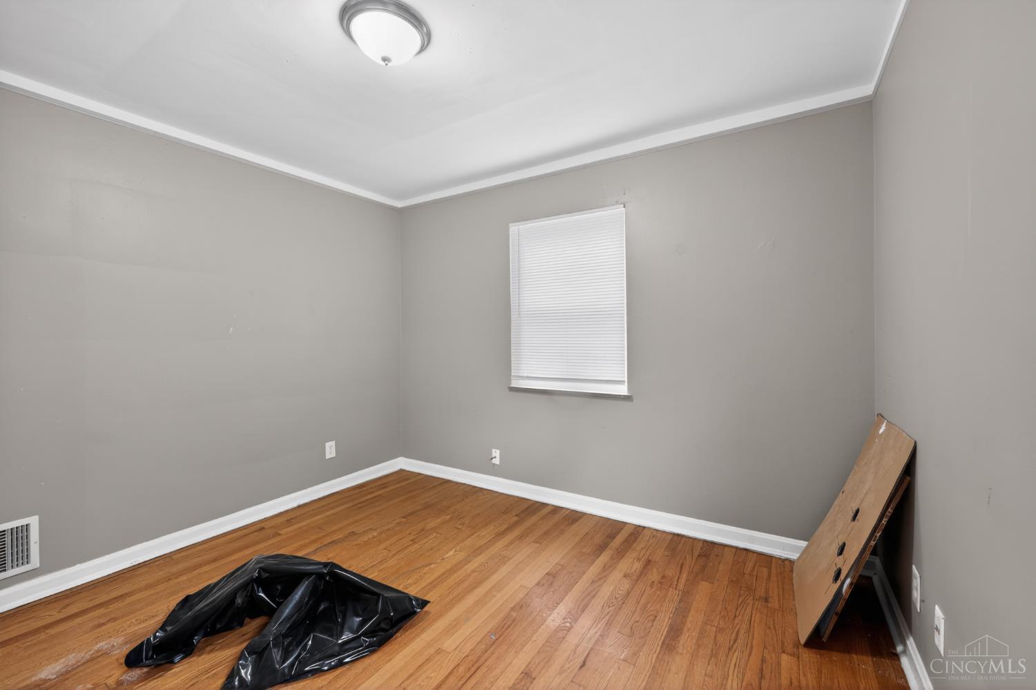 1398 Adams Road Cincinnati, OH 45231 - Photo 7 of 30