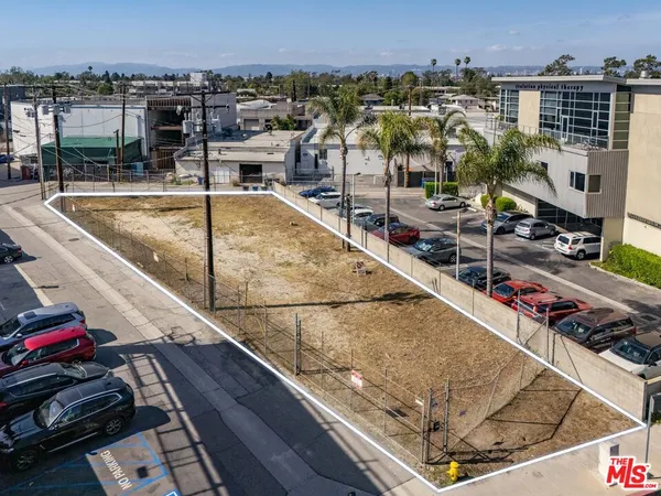 $2,000,000 | 11833 Major Street, Culver City, CA 90230