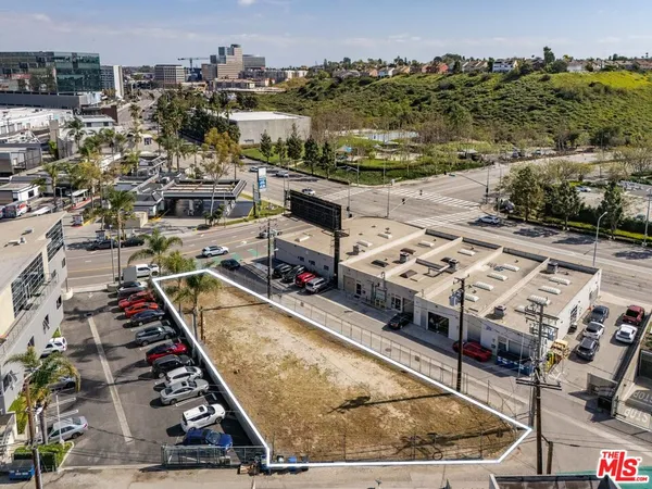 $2,000,000 | 11833 Major Street, Culver City, CA 90230