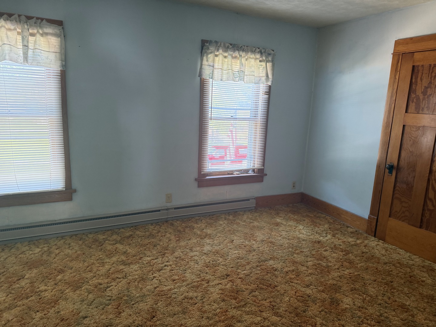 503 East Main Street Morrison, IL 61270 - Photo 13 of 42 an empty room with windows