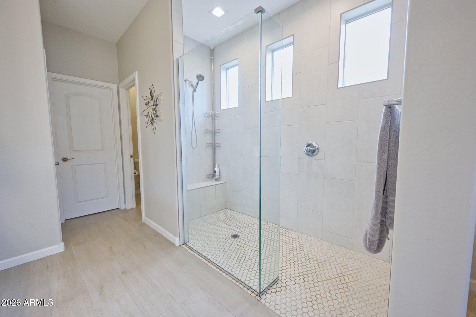 576 Whistle Stop Road Clarkdale, AZ 86324 - Photo 17 of 50 a bathroom with a shower