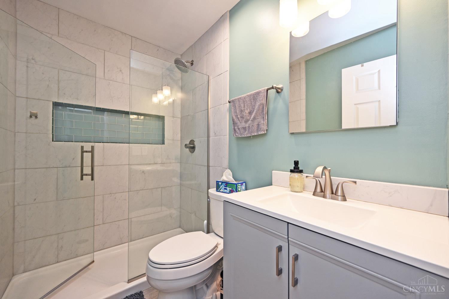 1780 Springdale Road Cincinnati, OH 45231 - Photo 16 of 43