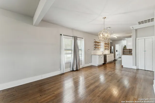 $1,800 | 1031 Schley Avenue, San Antonio, TX 78210