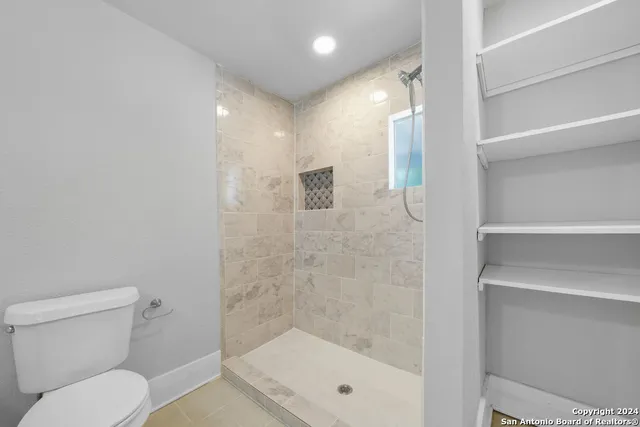 $1,800 | 1031 Schley Avenue, San Antonio, TX 78210