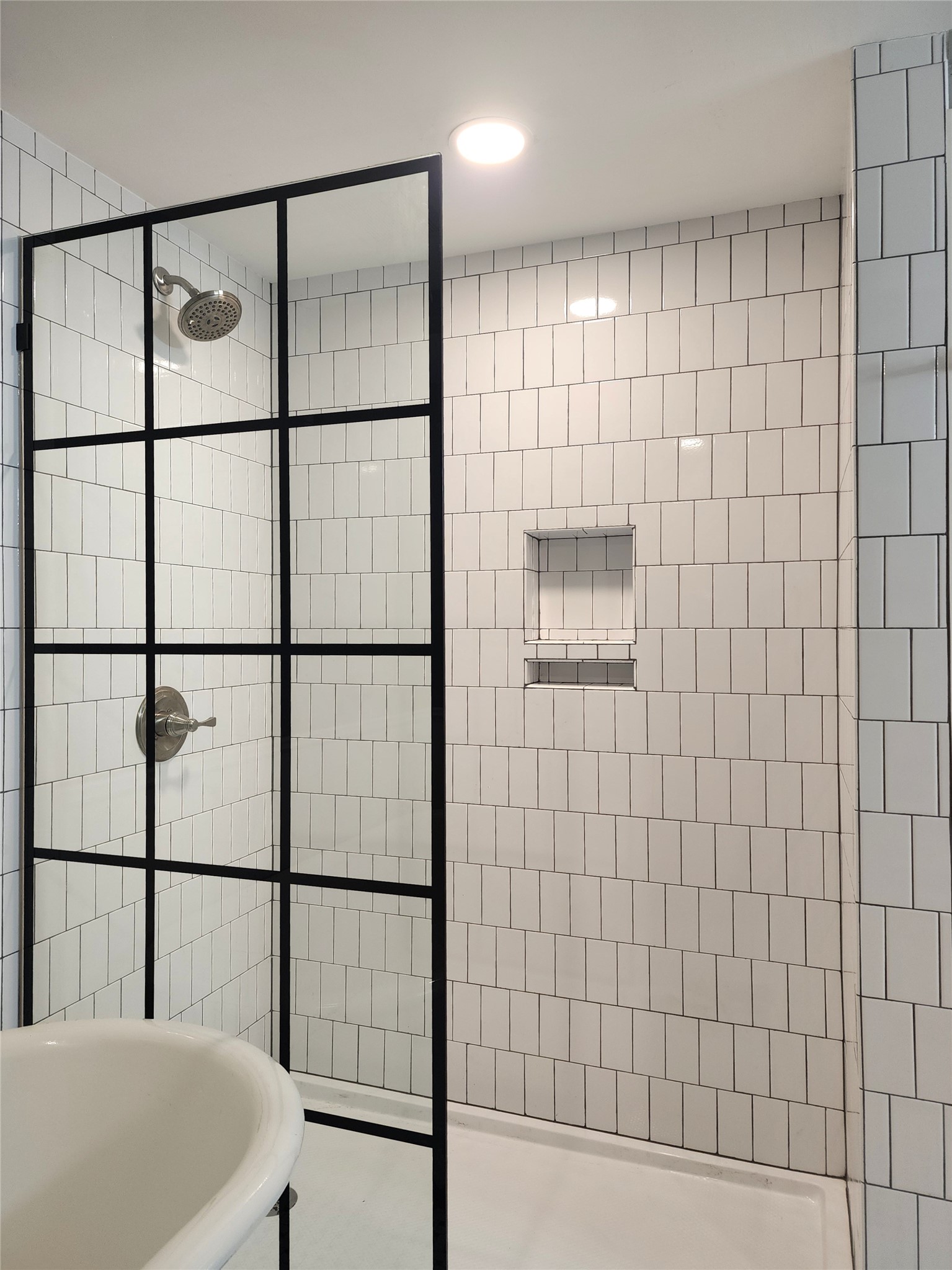 1818 Kane Street, Unit 1 Houston, TX 77007 - Photo 8 of 27 Large walk-in shower.
