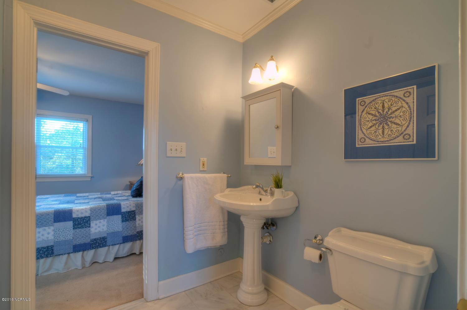 421 West Blackbeard Road Wilmington, NC 28409 - Photo 40 of 59 421 W Blackbeard Rd Wilmington-large-037