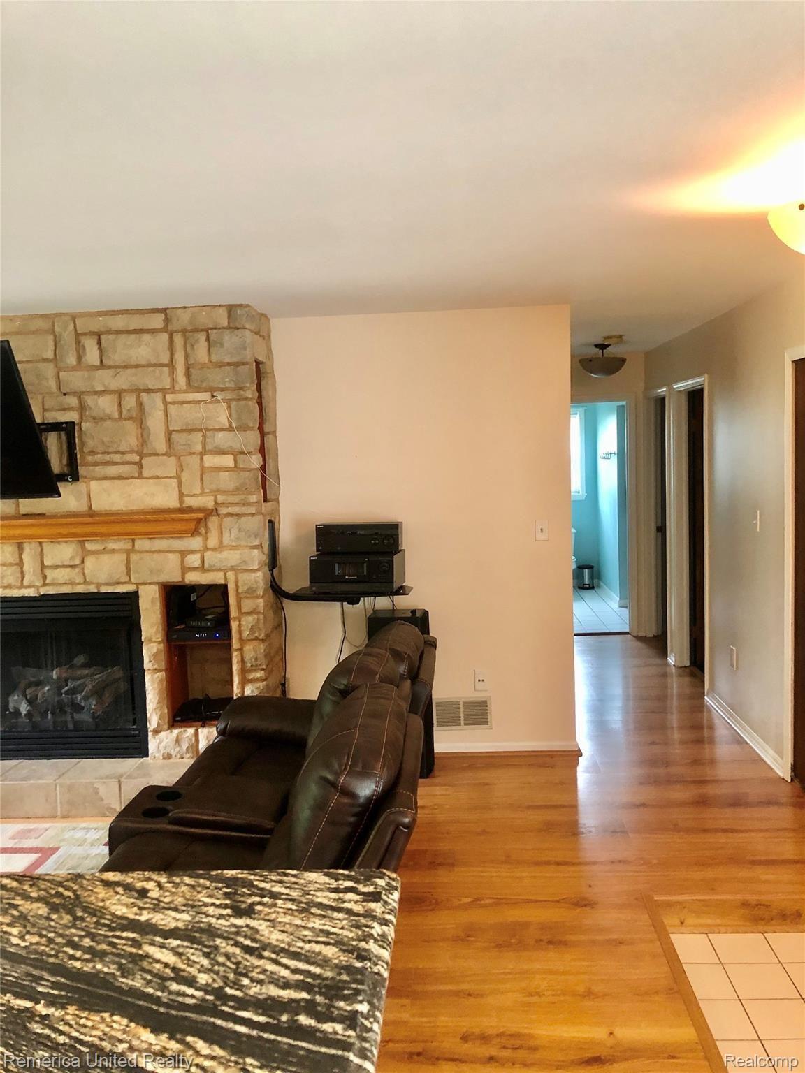 1037 Peavy Road Howell, MI 48843 - Photo 19 of 20 26DB38A2-E0C7-483F-BD62-E06405781BAD.jpeg