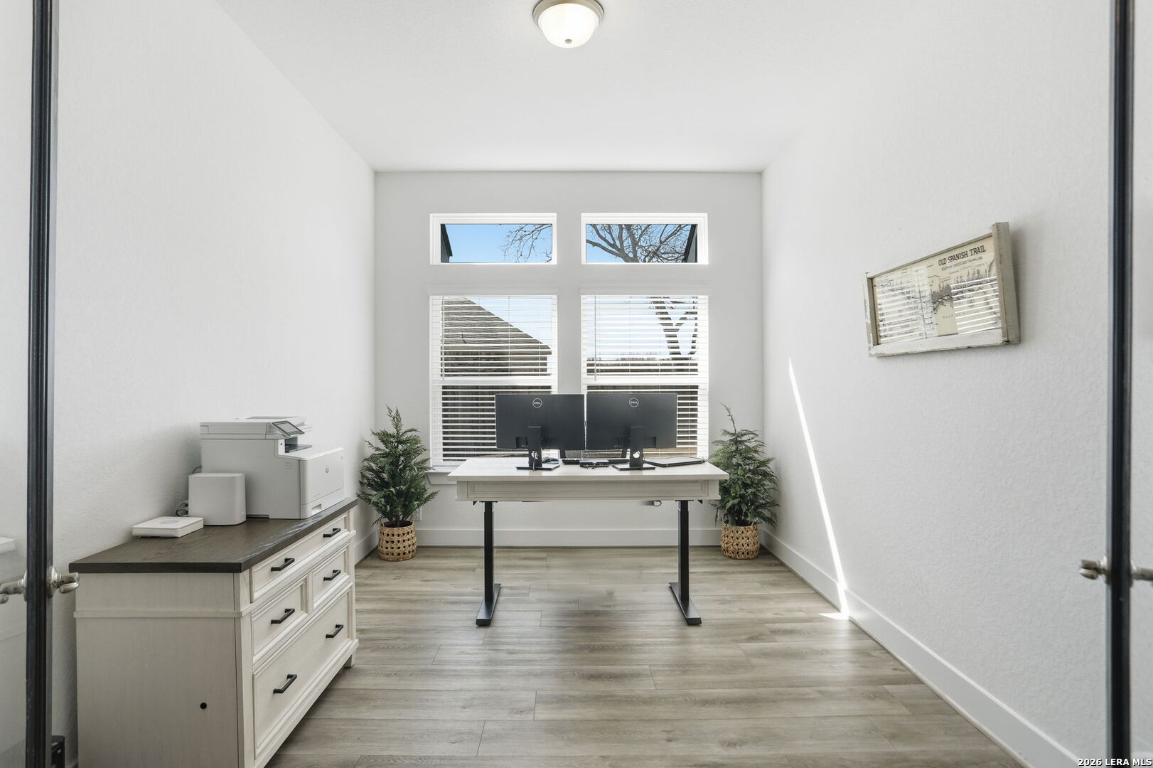 405 Corwin Cibolo, TX 78108 - Photo 7 of 46 a living room with furniture and a table