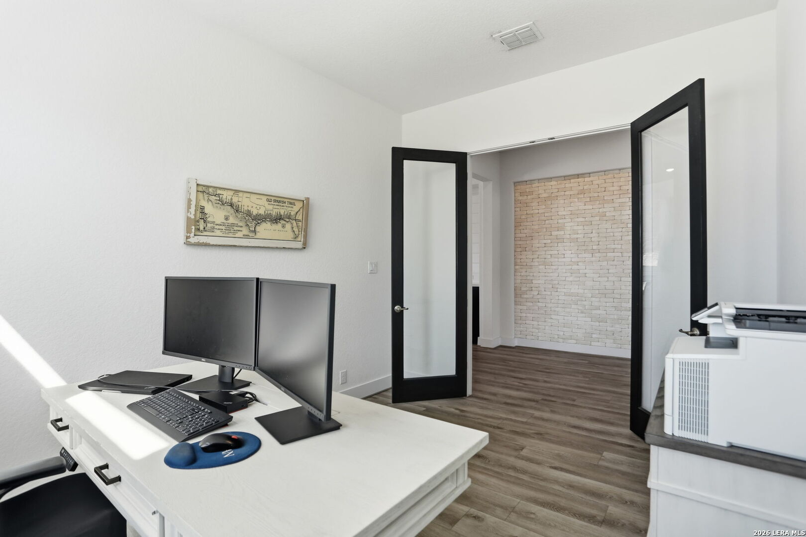 405 Corwin Cibolo, TX 78108 - Photo 8 of 46 a living room with furniture and wooden floor