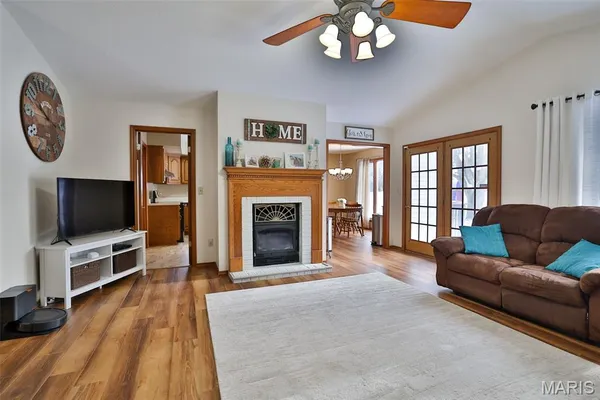 $345,000 | 12 Cottonwood Glen Drive, Glen Carbon, IL 62034