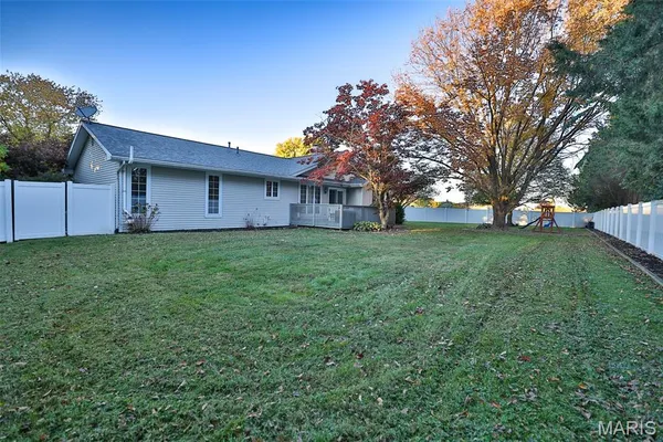 $345,000 | 12 Cottonwood Glen Drive, Glen Carbon, IL 62034