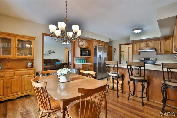 $345,000 | 12 Cottonwood Glen Drive, Glen Carbon, IL 62034