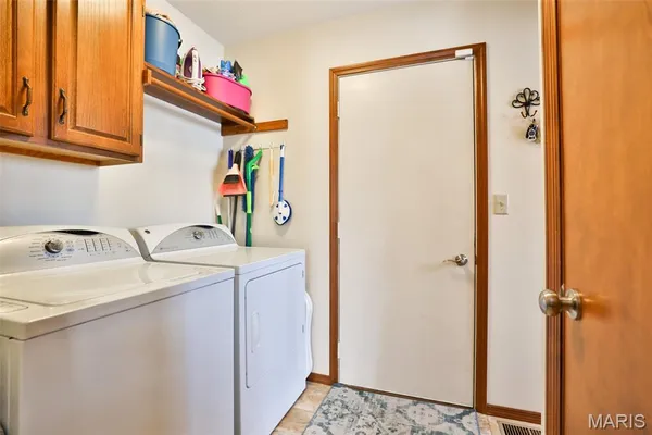 $345,000 | 12 Cottonwood Glen Drive, Glen Carbon, IL 62034