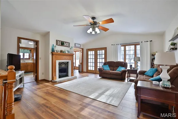 $345,000 | 12 Cottonwood Glen Drive, Glen Carbon, IL 62034