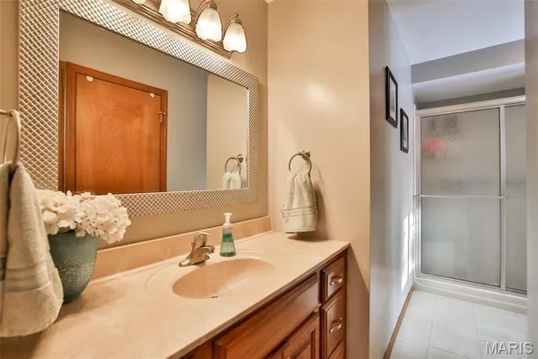 $345,000 | 12 Cottonwood Glen Drive, Glen Carbon, IL 62034