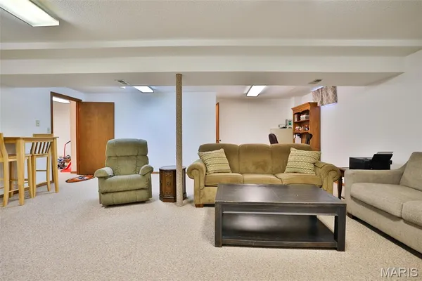 $345,000 | 12 Cottonwood Glen Drive, Glen Carbon, IL 62034