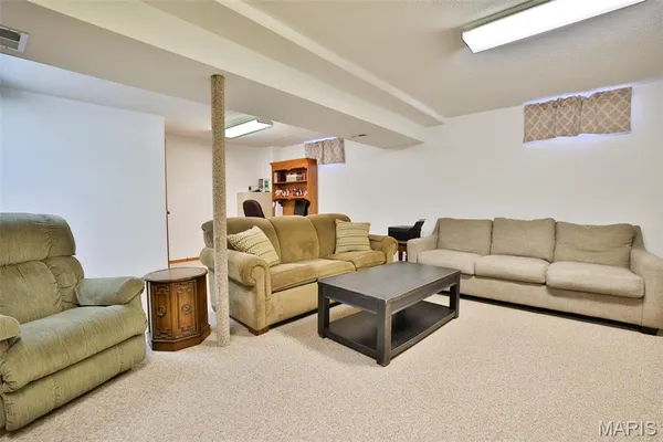 $345,000 | 12 Cottonwood Glen Drive, Glen Carbon, IL 62034