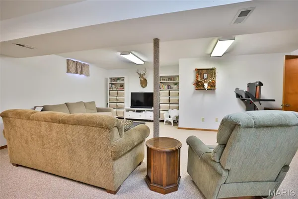 $345,000 | 12 Cottonwood Glen Drive, Glen Carbon, IL 62034