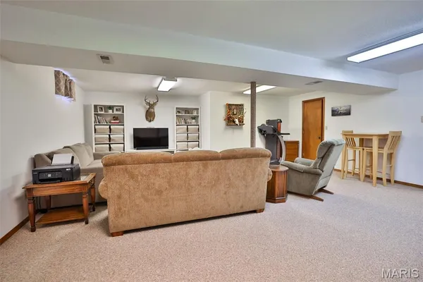 $345,000 | 12 Cottonwood Glen Drive, Glen Carbon, IL 62034