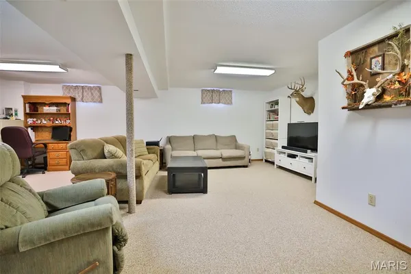 $345,000 | 12 Cottonwood Glen Drive, Glen Carbon, IL 62034