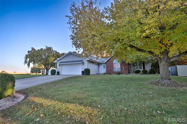 $345,000 | 12 Cottonwood Glen Drive, Glen Carbon, IL 62034