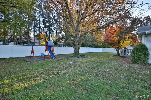 $345,000 | 12 Cottonwood Glen Drive, Glen Carbon, IL 62034