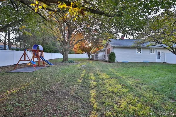 $345,000 | 12 Cottonwood Glen Drive, Glen Carbon, IL 62034