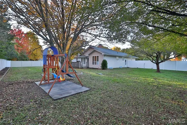 $345,000 | 12 Cottonwood Glen Drive, Glen Carbon, IL 62034