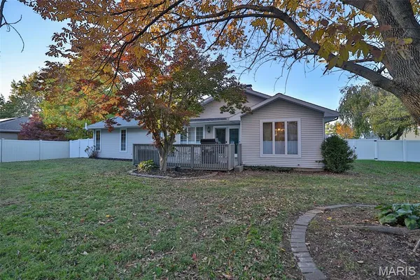 $345,000 | 12 Cottonwood Glen Drive, Glen Carbon, IL 62034