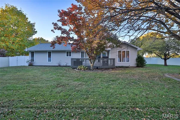 $345,000 | 12 Cottonwood Glen Drive, Glen Carbon, IL 62034