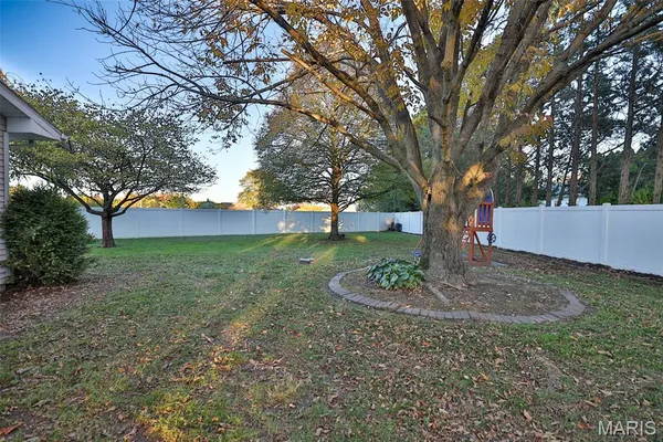 $345,000 | 12 Cottonwood Glen Drive, Glen Carbon, IL 62034