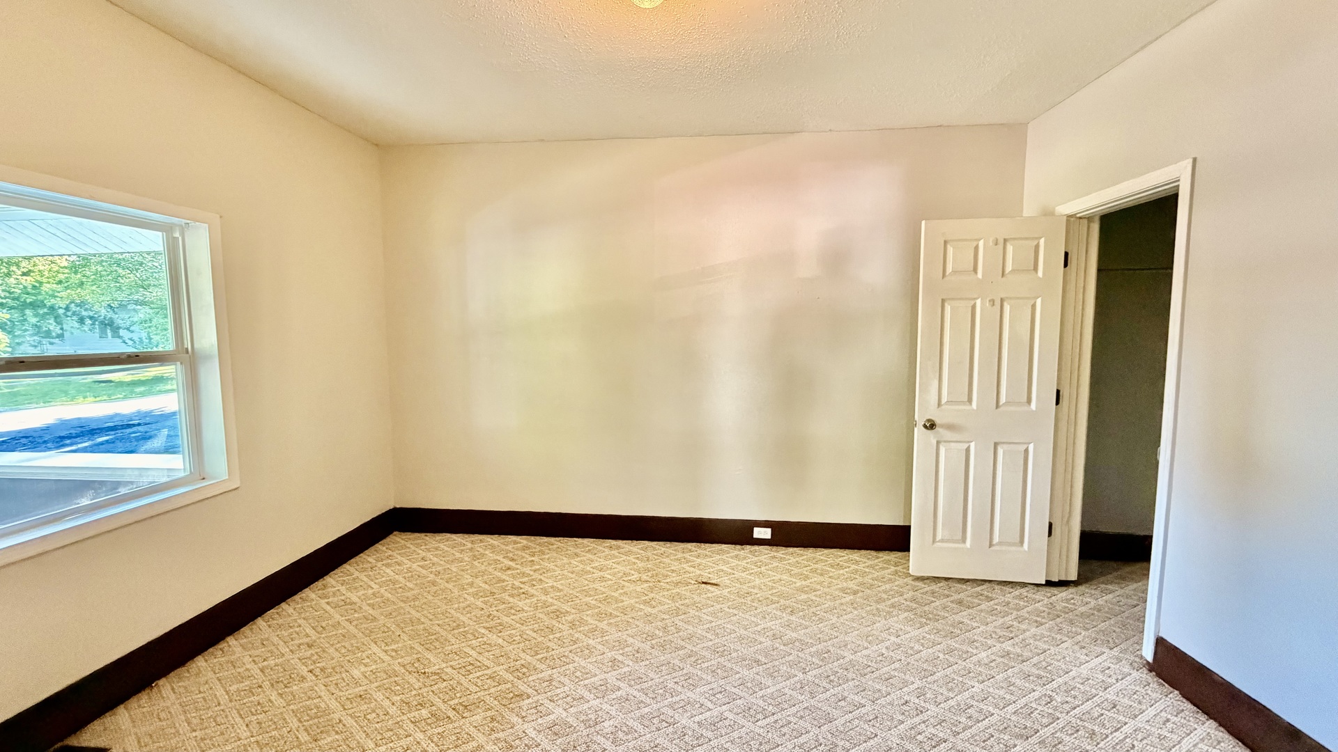 617 East 4th Street Centralia, IL 62801 - Photo 6 of 9 a view of an empty room