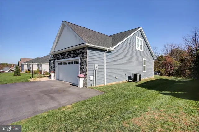 $466,000 | 281 Toms Lane, Greencastle, PA 17225