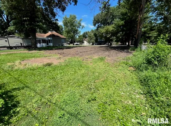 $9,900 | 412 West 1st Street, Taylorville, IL 62568