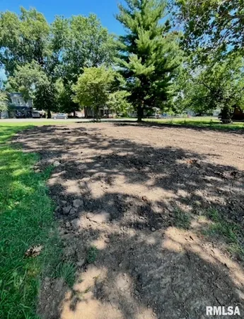 $9,900 | 412 West 1st Street, Taylorville, IL 62568