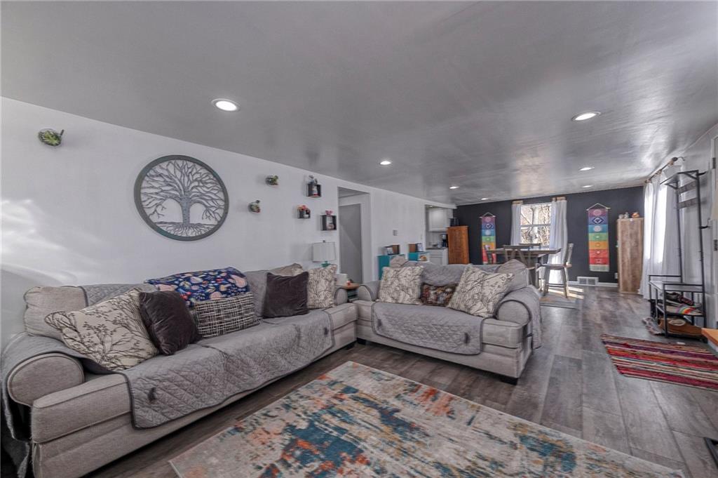 951 Stotler Road Pittsburgh, PA 15235 - Photo 4 of 27 Gallery Image 4