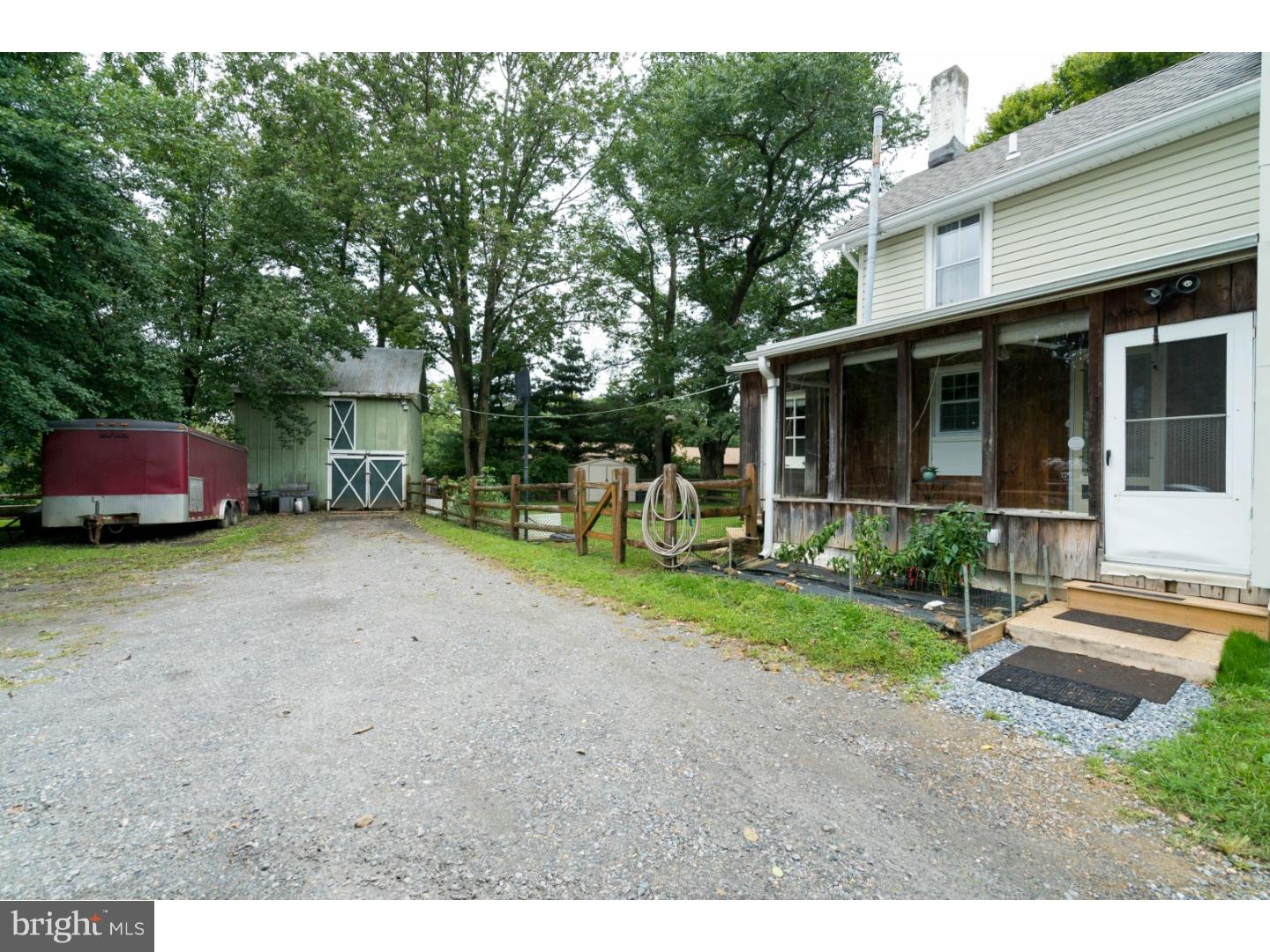 3813 Foulk Road Garnet Valley, PA 19060 - Photo 23 of 25 Driveway