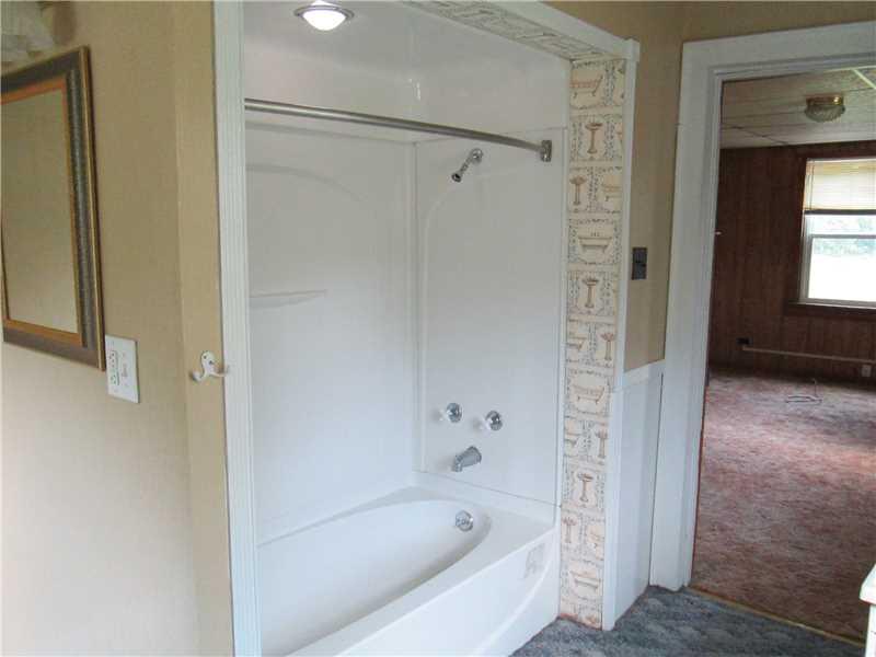 1103 Old Rte 18 New Beaver, PA 16157 - Photo 20 of 20 Full Bath.