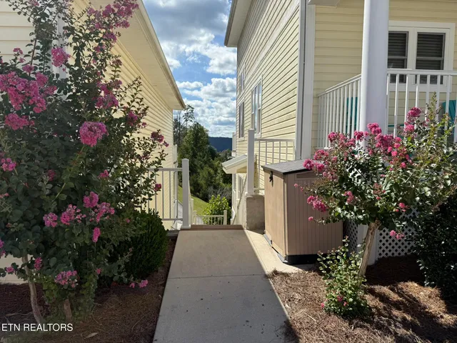 $475,000 | 127 North B N Deer Hill Village Lane, La Follette, TN 37766