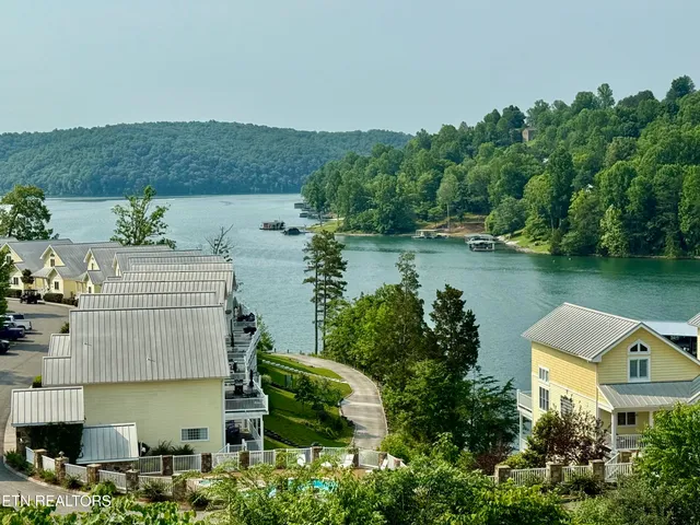 $475,000 | 127 North B N Deer Hill Village Lane, La Follette, TN 37766