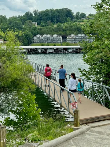 $475,000 | 127 North B N Deer Hill Village Lane, La Follette, TN 37766