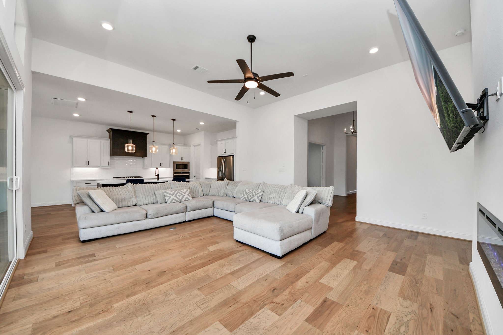 11914 Parsifal Creek Road Humble, TX 77346 - Photo 18 of 39 Living Area