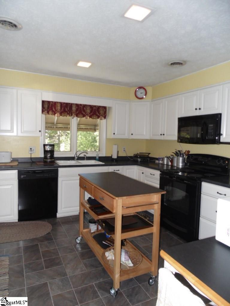 601 Tanyard Road Greenville, SC 29609 - Photo 23 of 32