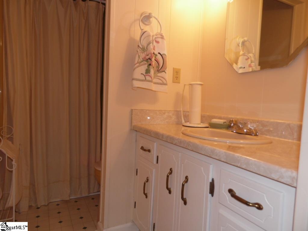 601 Tanyard Road Greenville, SC 29609 - Photo 24 of 32