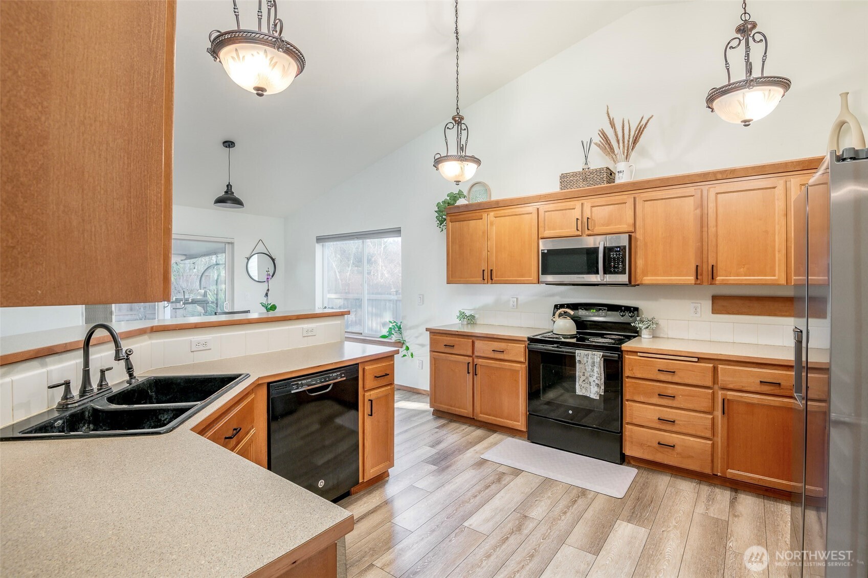 1405 Riddell Avenue Northeast Orting, WA 98360 - Photo 5 of 33