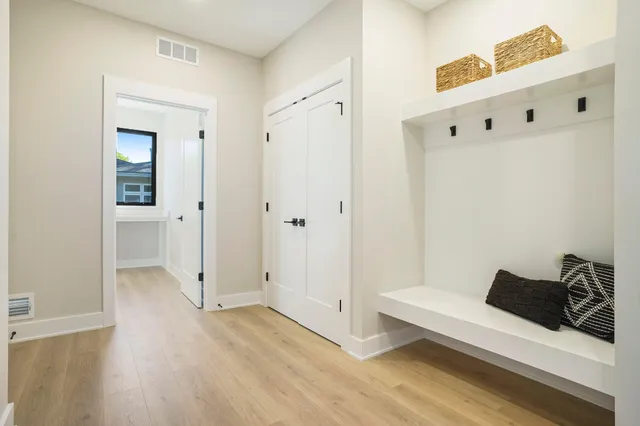 $975,000 | 6788 120th Avenue, Fennville, MI 49408