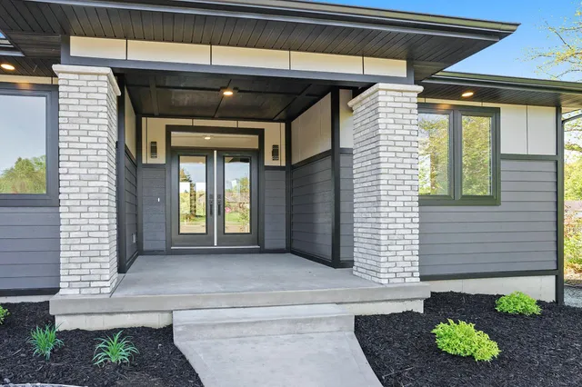 $975,000 | 6788 120th Avenue, Fennville, MI 49408