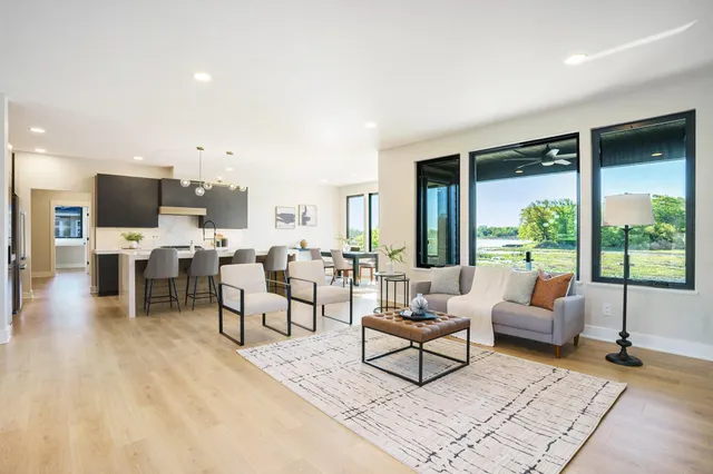 $975,000 | 6788 120th Avenue, Fennville, MI 49408